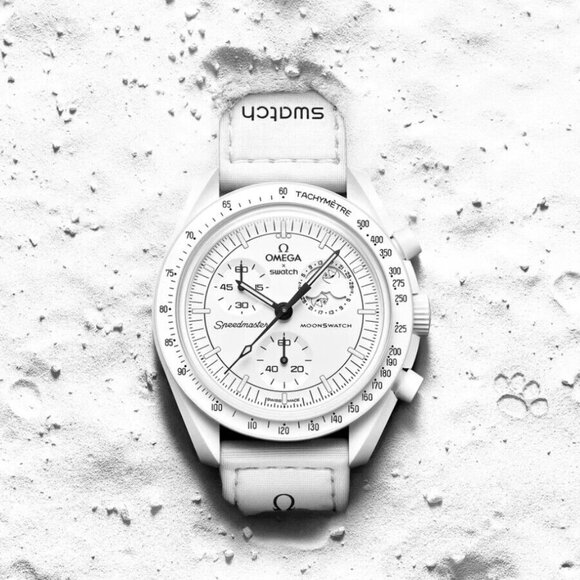 Omega x Swatch Mission To The Moonphase Snoopy Moonswatch White Brand New In Box - Picture 1 of 7